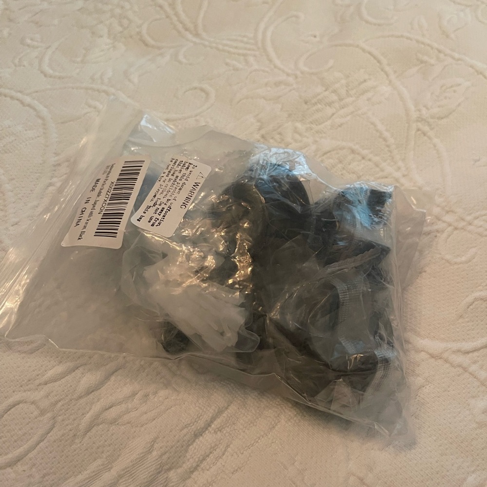 8 Pack stainless steel closet rod end supports Heavy duty. Black. New - Picture 3 of 5